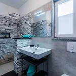 Sunshine - Private Heated Pool & Sport Fields Galižana