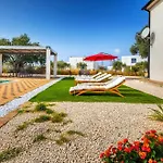 Sunshine - Private Heated Pool & Sport Fields *