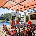 Sunshine - Private Heated Pool & Sport Fields 別荘 *