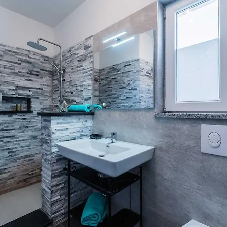 Sunshine - Private Heated Pool & Sport Fields Galižana