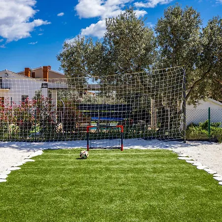別荘 Sunshine - Private Heated Pool & Sport Fields Galižana