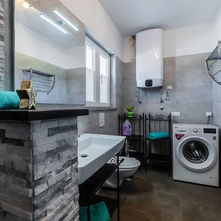 Sunshine - Private Heated Pool & Sport Fields * Galižana